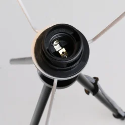 HOMCOM Tischleuchte Tischlampe E27-Fassung Nachttischlampe 40 W Metall Schwarz 30 X 30 X 60 Cm -Homcom 81e63b2e04c35b715705203cb7beb36a