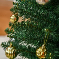 HOMCOM Weihnachtsbaum Tannenbaum Mit Kunststoffständer 390 Spitzen Grün Ø 55 X H180 Cm -Homcom 84db73e35828658a4fc76efc93174cca